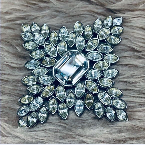 HP 🎉 Kenneth J. Lane Cruciform Brooch - Picture 2 of 7